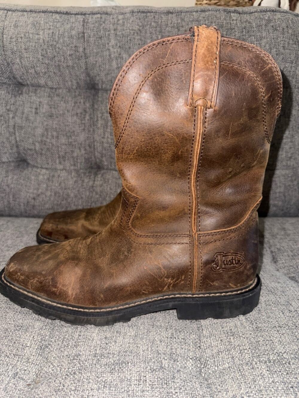 Justin square toe pull on cowboy boots men’s size 10.5 D.